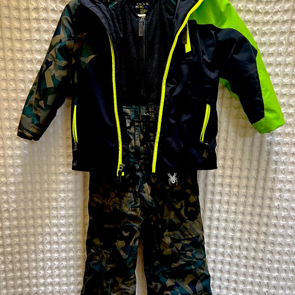 Boys Spyder snow bibs and Jacket set size 5
